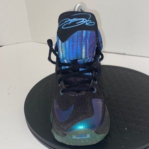 Boys Lebron James size 13c
